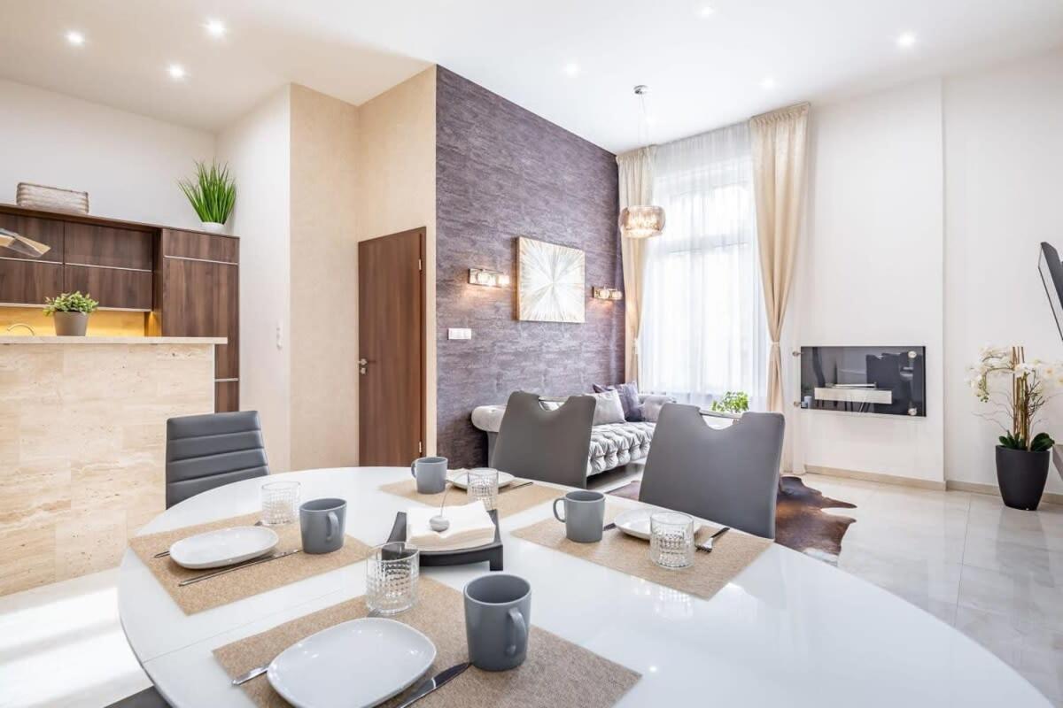 Splendid Perfectly Located Flat With Sauna Apartment Budapest Ngoại thất bức ảnh